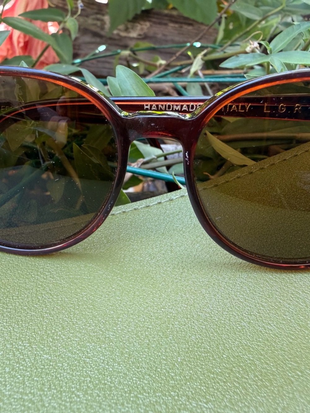 L.G.R    Round Tortoiseshell Sunglasses with Green/brown Lenses